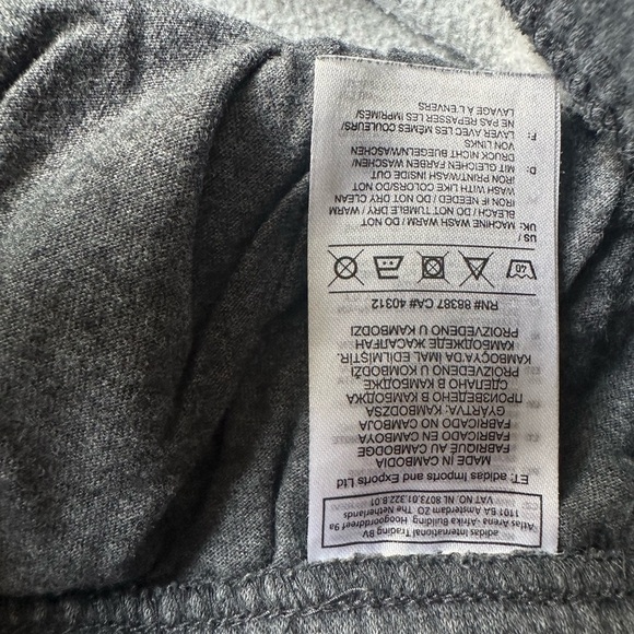 Men’s Adidas Essentials 3-Stripes Fleece Sweatpants in Gray Charcoal Size Medium - Picture 6 of 7